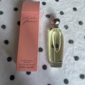 Estée Lauder perfume